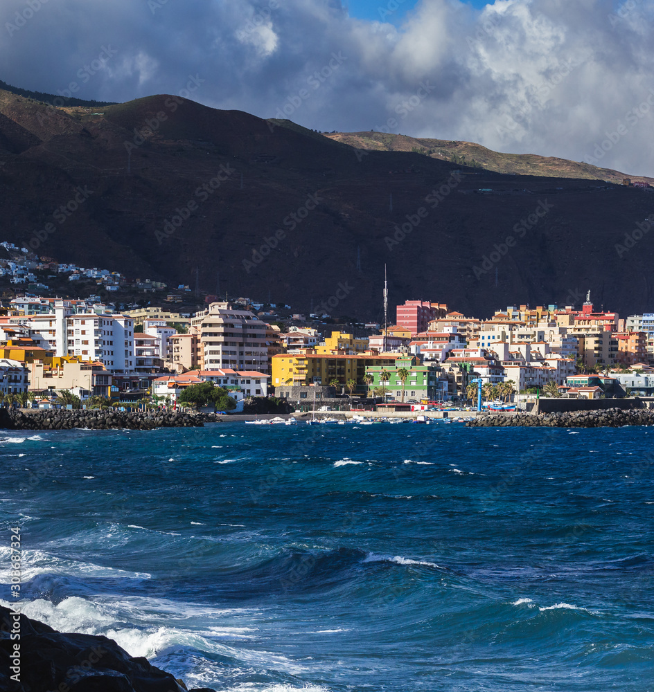 the city of Canary Islands, the Spanish buildings
