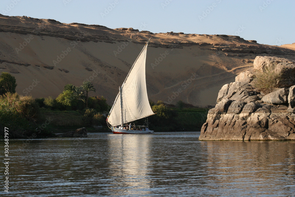 Εκτύπωση καμβά Boat on the Nile