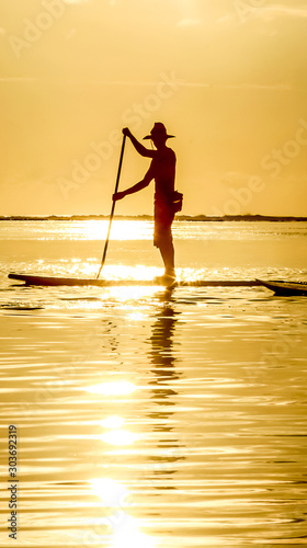 paddle coucher de soleil ombre chinoise