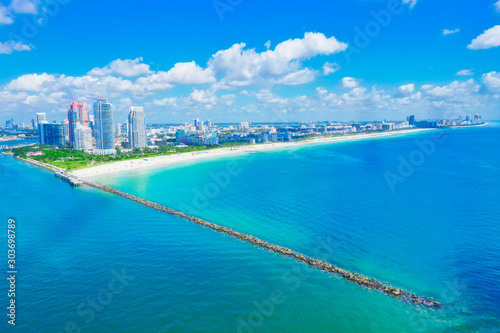 Miami Beach Landscape © Venu