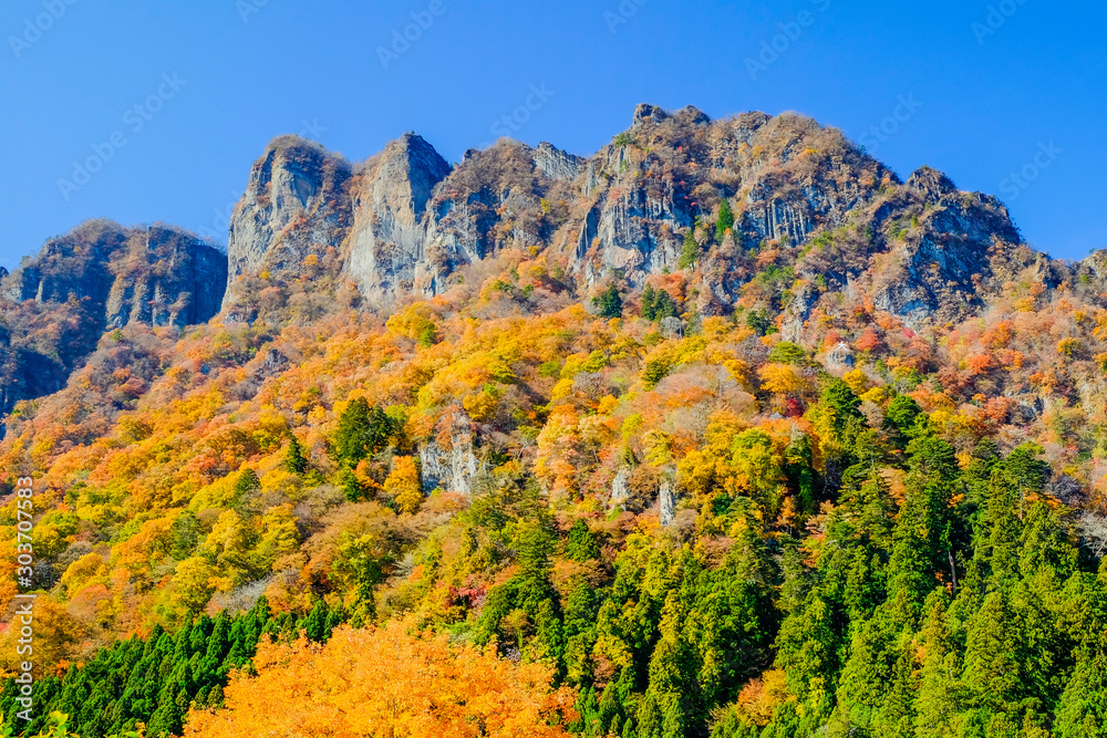 紅葉の妙義山岩峰 Stock Photo Adobe Stock