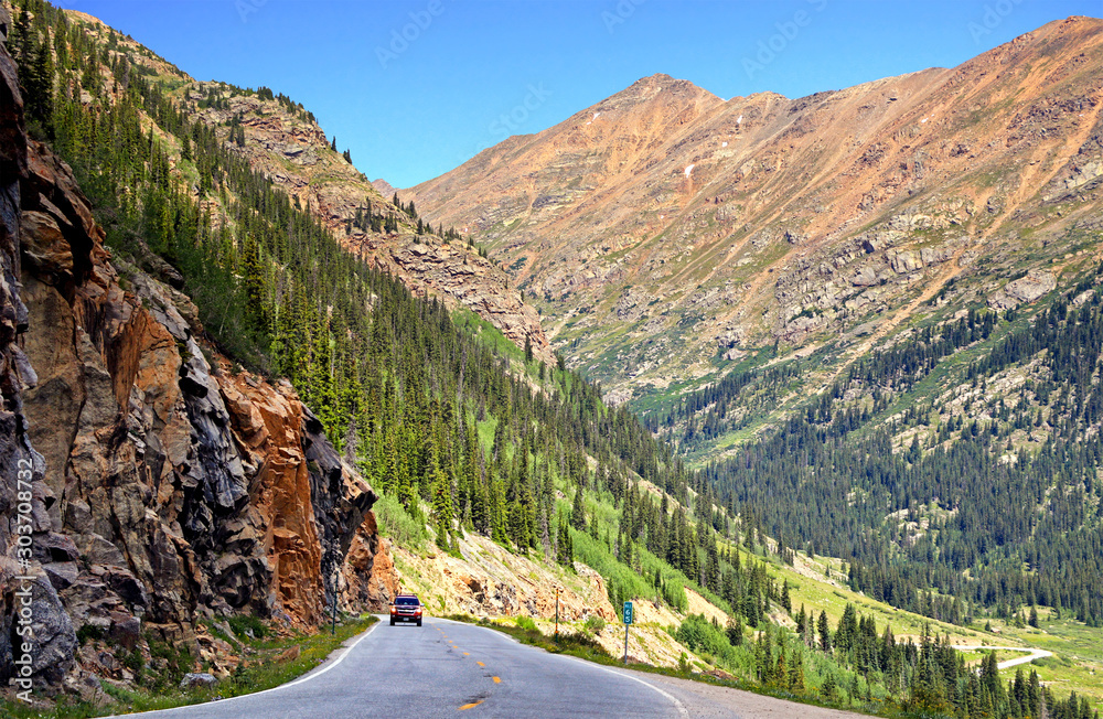 Colorado's Highway 82 links Leadville with Aspen via Independence Pass.