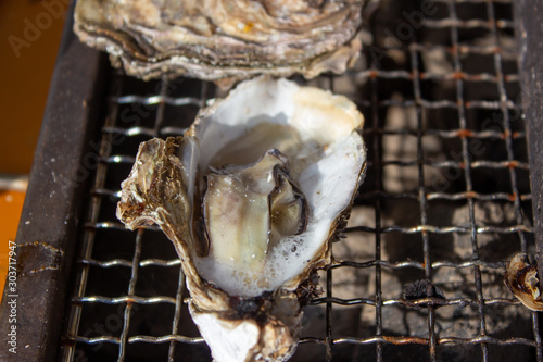 焼き牡蠣　広島産　ぐつぐつ　牡蠣小屋　oyster hiroshima