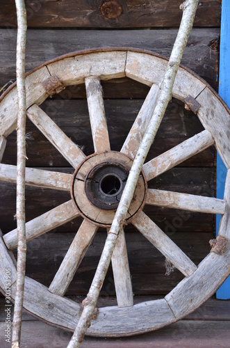 old wooden wagon wheel