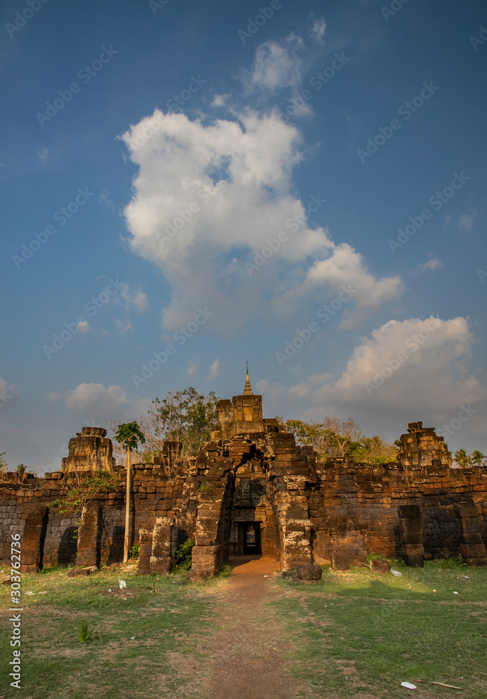 Fototapeta premium Nokorbachey temple (Nokor Bachey pagoda), Kampong Cham, Cambodia