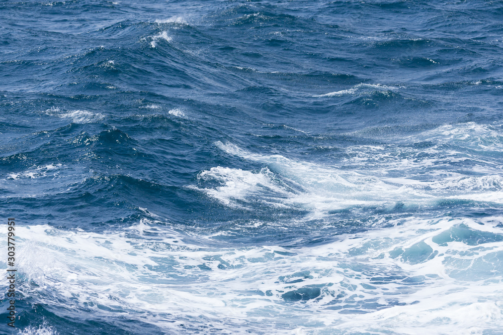 Fototapeta premium Waves of stormy cold sea on the south of Iceland