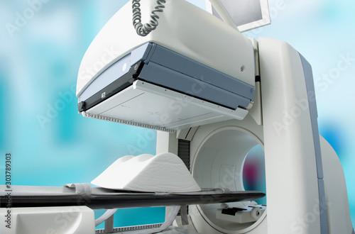 Tableau sur toile Nuklearmedizin in der Radiologie Praxis, bildgebende Diagnostik mit Gammakamera
