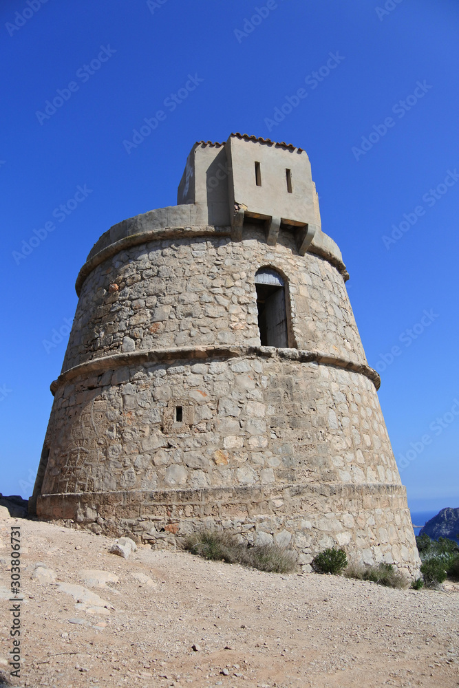Der Wachturm Torre des Molar auf der Insel Ibiza