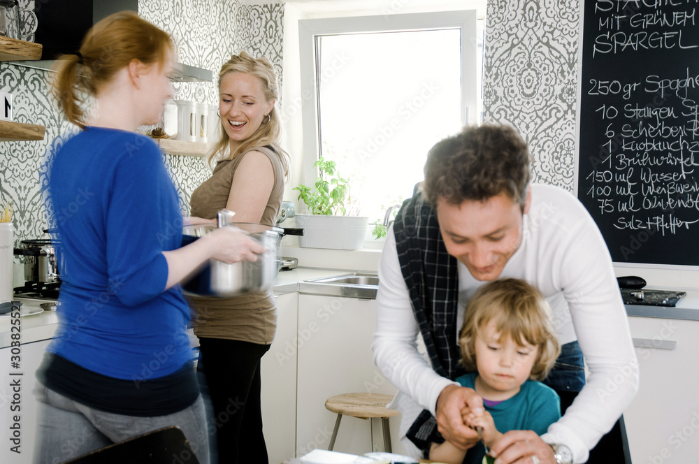 Szene beim kochen Szene beim kochen