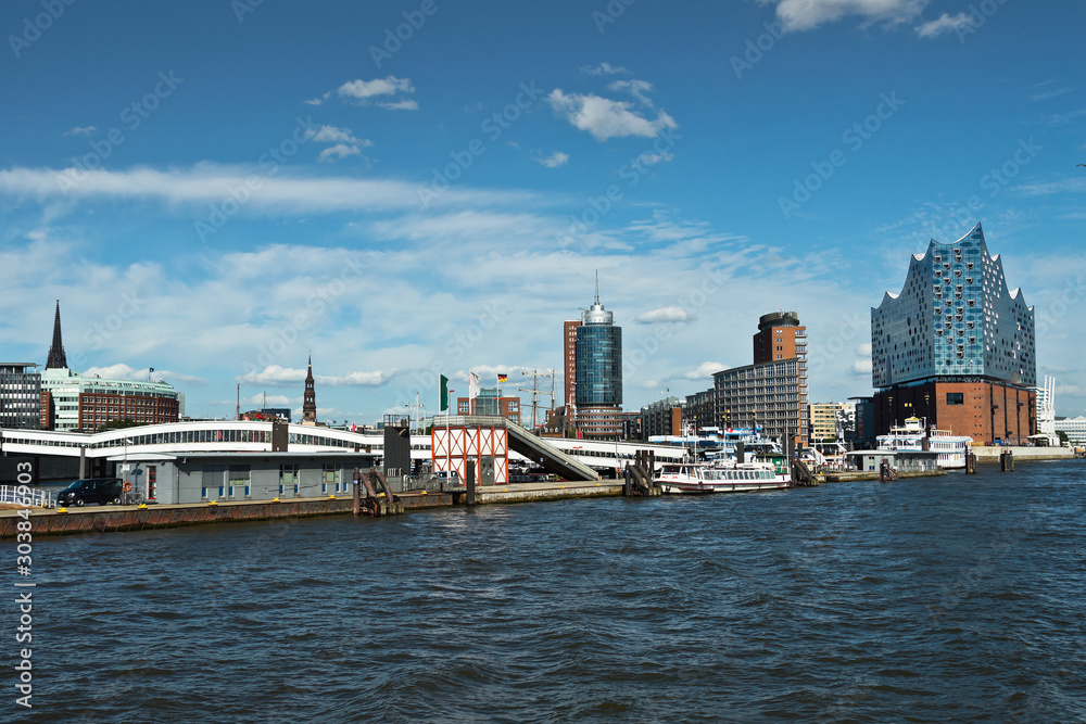 Bootstour auf der Elbe vom Hamburger Hafen bis Blankenese