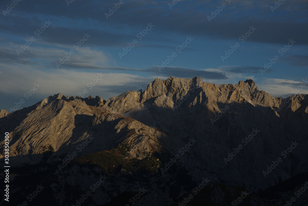 NB__9987 Sunset on mountain range in the Alps