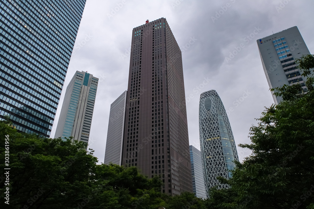 西新宿 高層ビル群 曇天 西新宿 高層ビル群 曇天