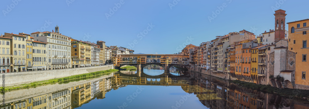 Naklejka premium .Colorful panoramic of Ponte Vecchio over Arno river, Florence, Italy