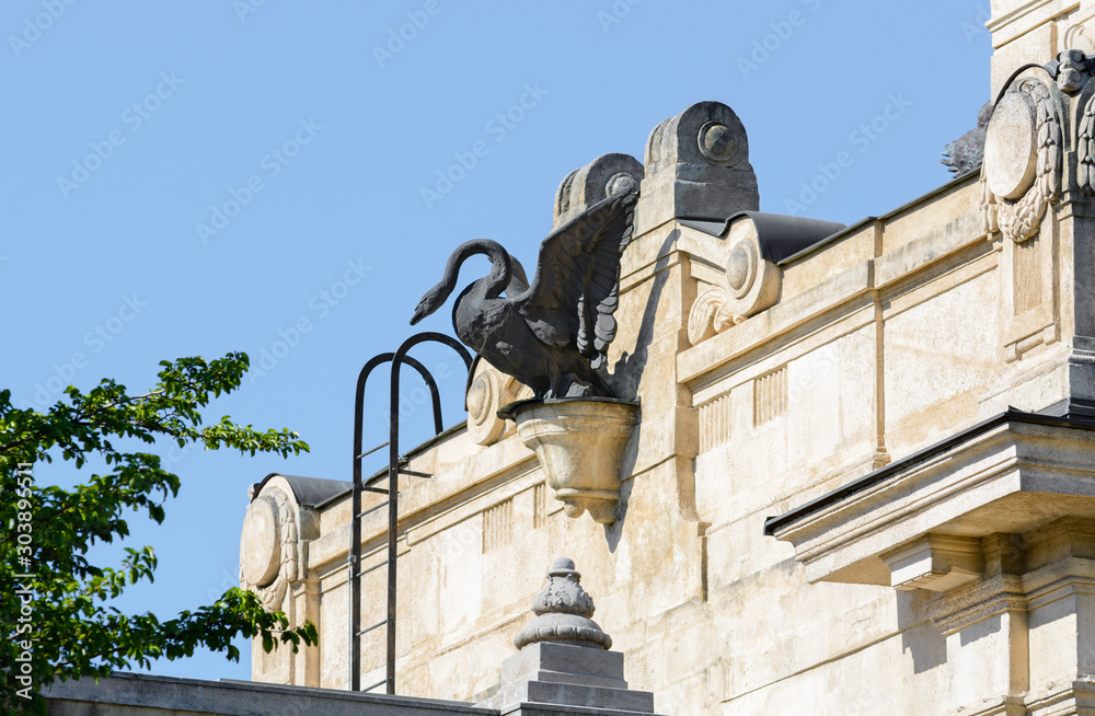 Secheni Bathhouse is the largest bath complex in Budapest and Europe. Medical bath of Secheni. There are different types of therapies in the bathhouse, and a day balneological clinic works. City Park. Secheni Bathhouse is the largest bath complex in Budapest and Europe. Medical bath of Secheni. There are different types of therapies in the bathhouse, and a day balneological clinic works. City Park.