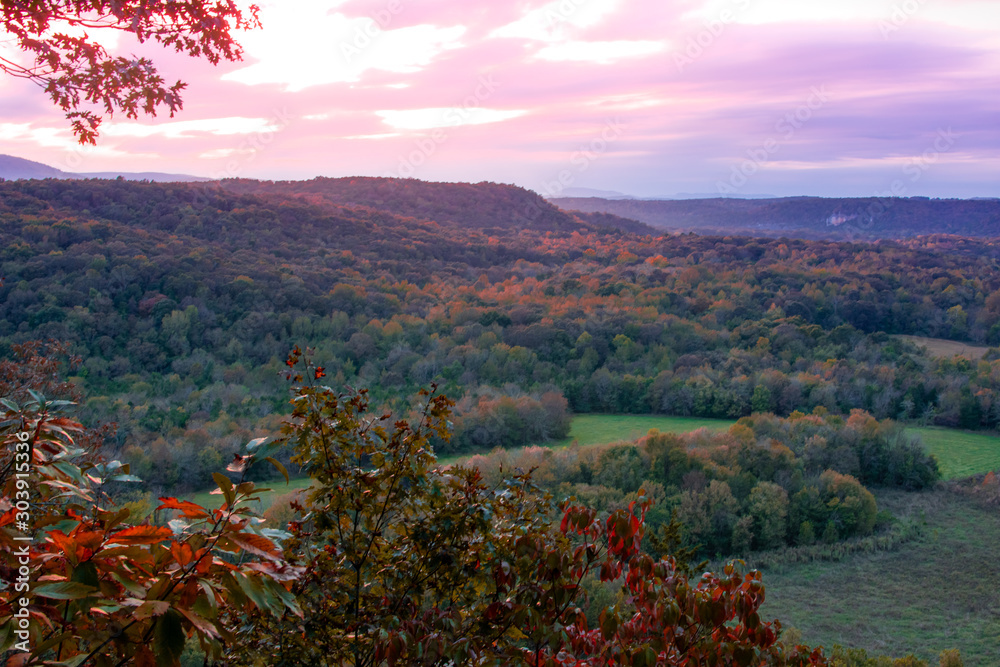 Φωτογραφία A beautiful sunset view over the Buffalo River Valley near Tyler's Bend in Arkansas