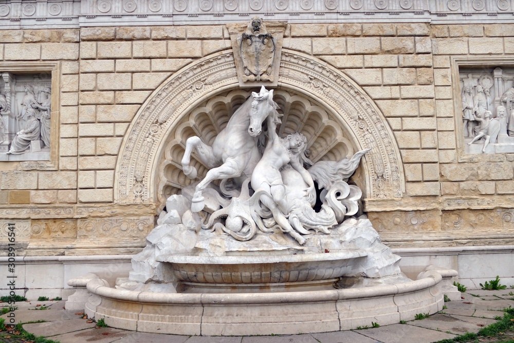 Fontana della Ninfa. Scalea della Montagnola. Bologna, Italia