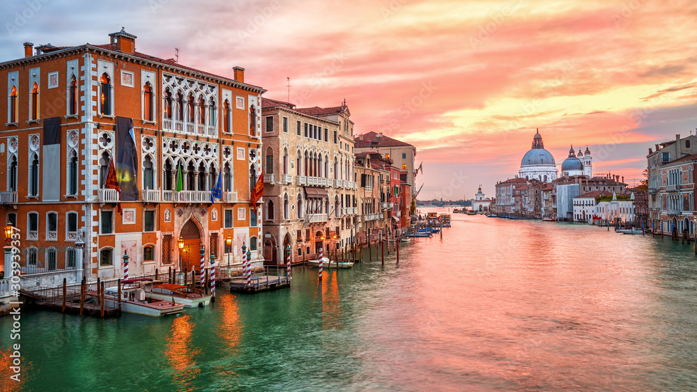 Sunrise on Canal Grande in Venice, Italy - obrazy, fototapety, plakaty 