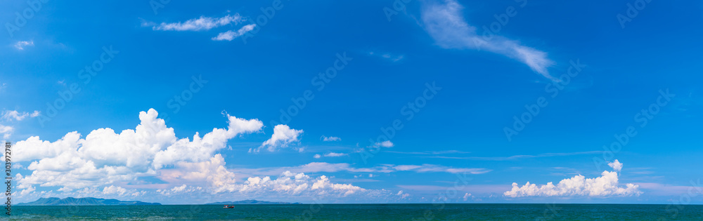 Panoramic seascape with blue sky and cloud - obrazy, fototapety, plakaty 