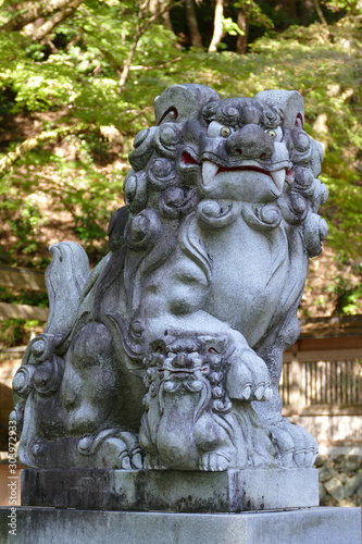 大矢田神社の親子の狛犬