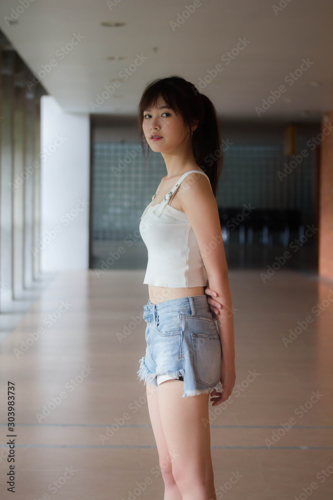 Φωτογραφία asia thai japanese teen White t-shirt beautiful girl happy and relax