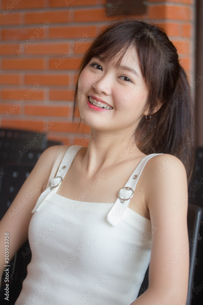 Φωτογραφία asia thai japanese teen White t-shirt beautiful girl happy and relax