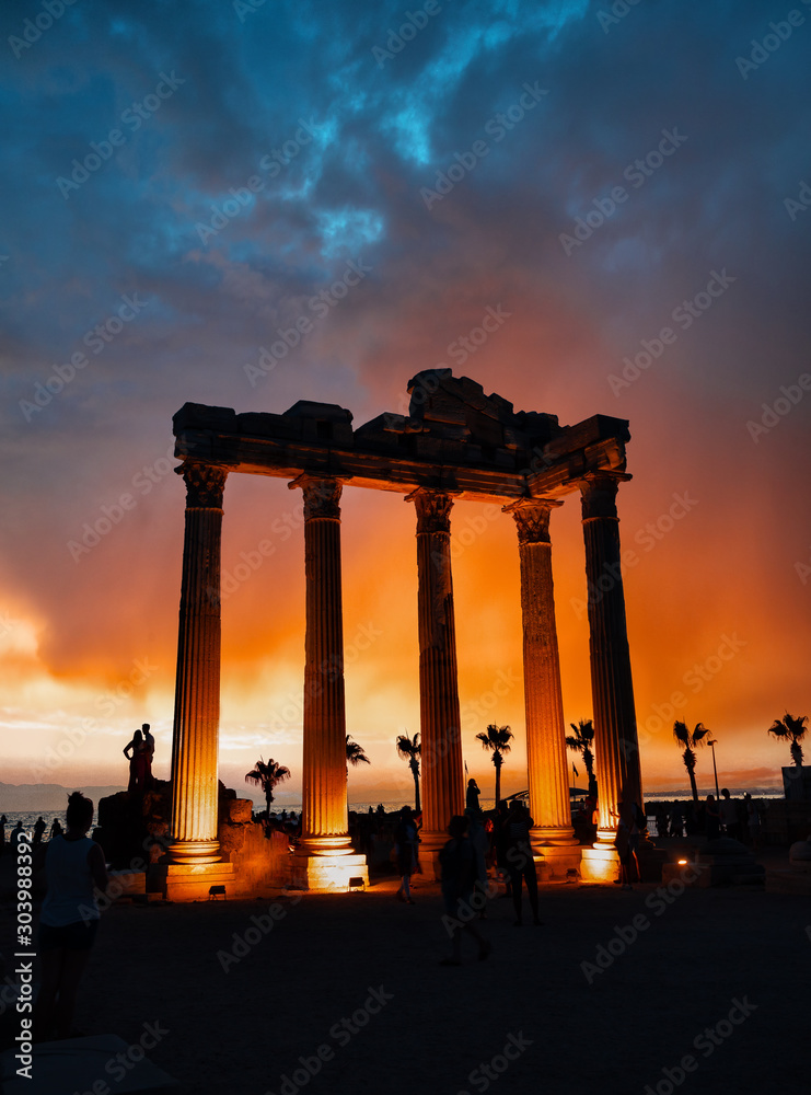 Fototapeta premium Temple of Apollo in Side against dramatic sky