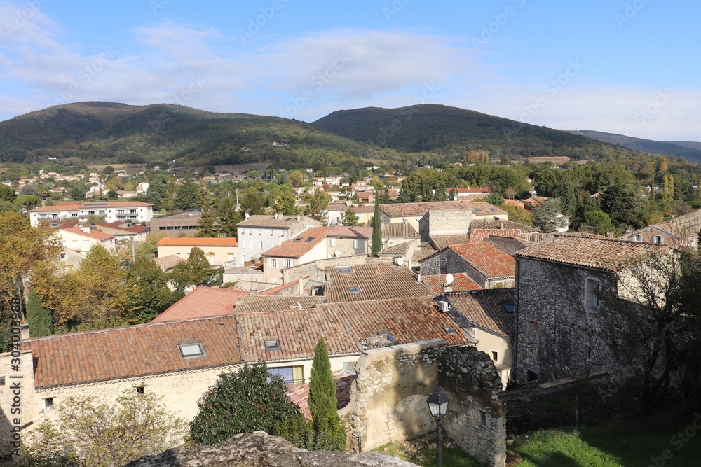Village typique de Sauzet - Département de la  Drôme - France - Vue des toîts du village de Sauzet en Drôme provençale
