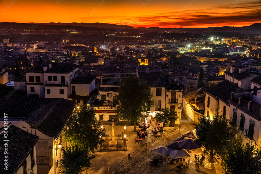 Granada, Spanien, Uebersicht von der Kirche, Iglesia de San Miguel Bajo, bei Sonnenuntergang, Placeta de San Miguel Bajo, Albaicín