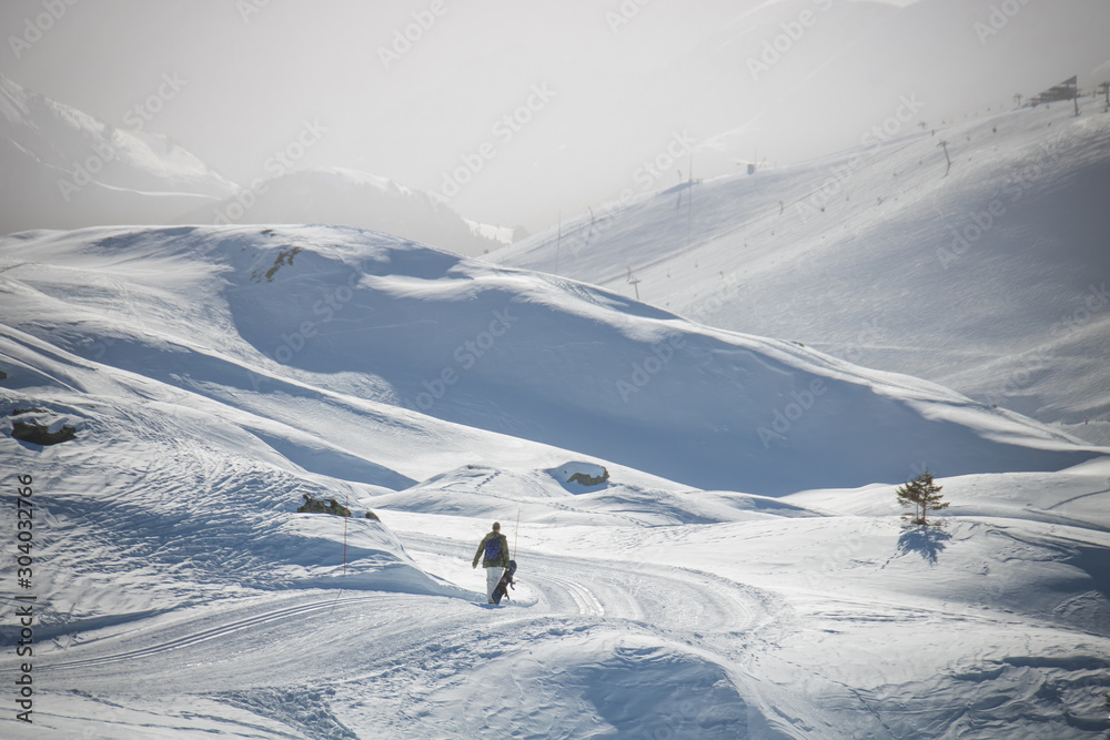 paysage des alpes en hiver: alpes d'huez station de sports d'hiver