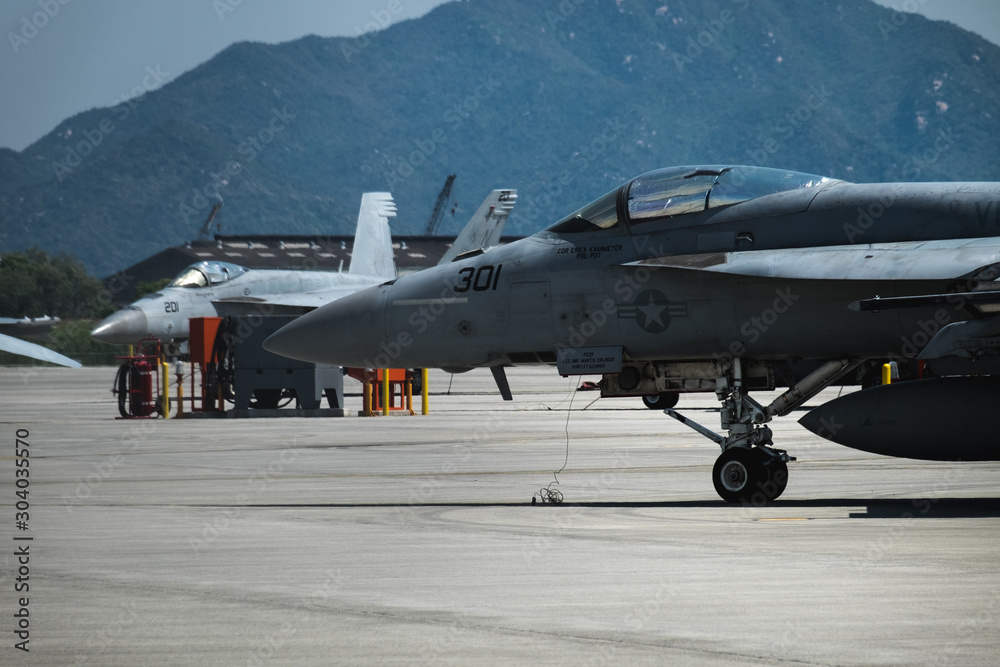 F-18 F-18
