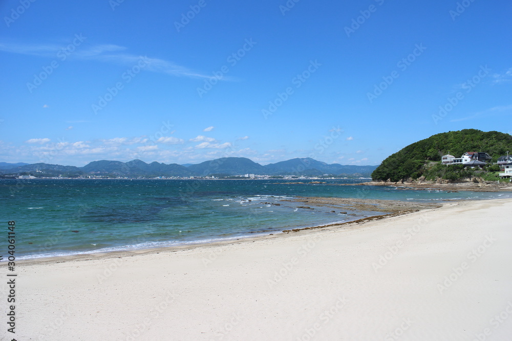 White sand Shirarahama beach and blue waters of the ocean in Wakayama