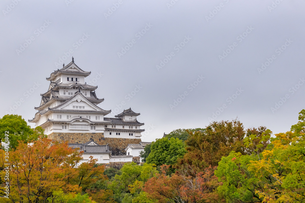 姫路城と紅葉 兵庫県姫路市 Himeji castle and Autumn leaves Hyogo Himeji city 姫路城と紅葉 兵庫県姫路市 Himeji castle and Autumn leaves Hyogo Himeji city