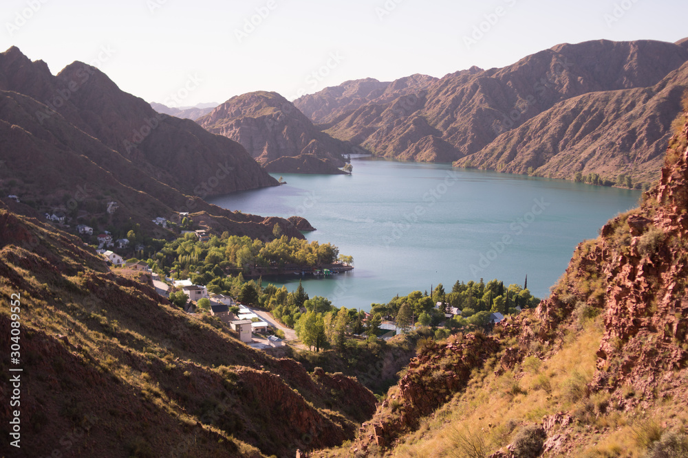 Naklejka premium view of the lake in the mountains