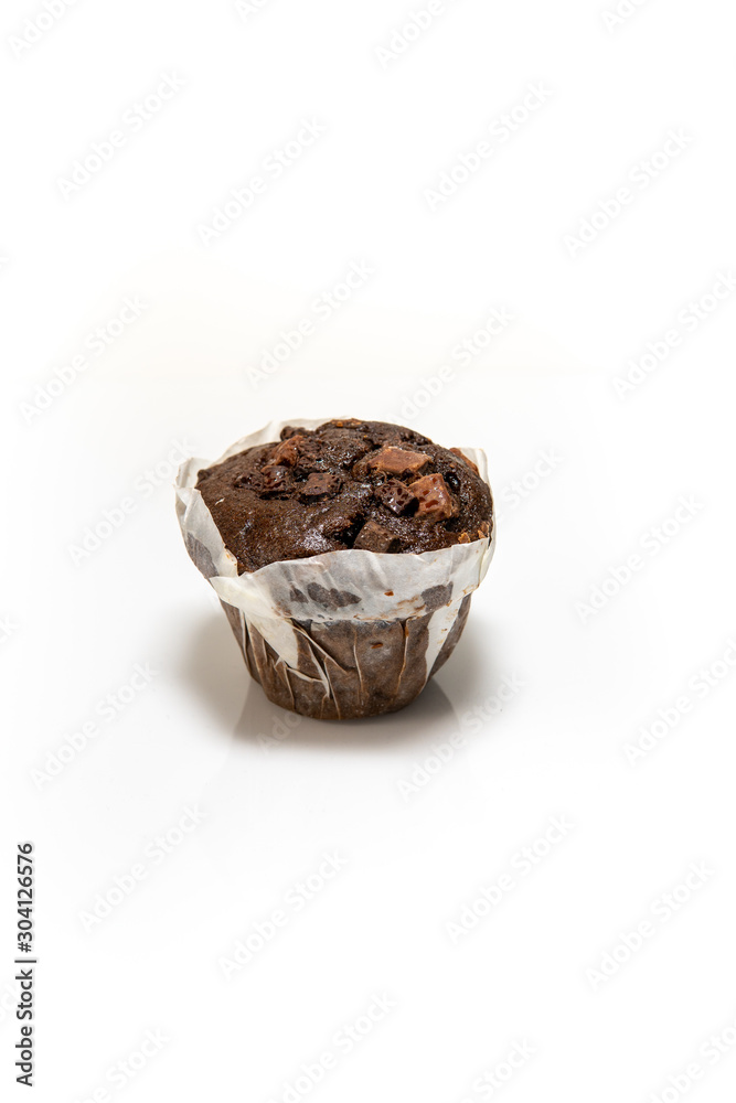Schoko Muffin auf weißem Hintergrund Schoko Muffin auf weißem Hintergrund