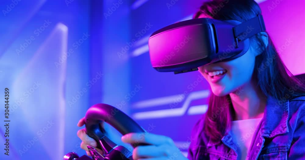 asian girl wear vr glasses