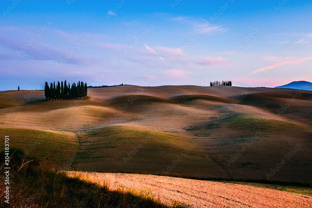 Obraz premium Val d'Orcia - krajobraz Toskanii z cyprysami