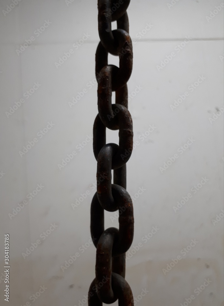 chain on white background - Bekkelaget chain on white background - Bekkelaget