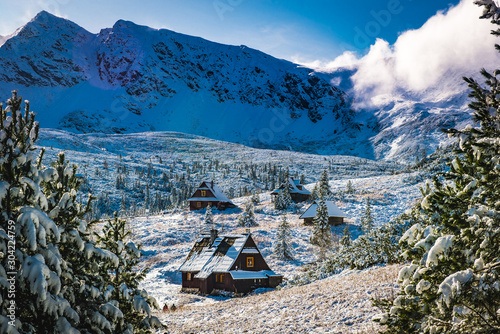 Fototapeta Naklejka Na Ścianę i Meble -  Tatr - Hala Gasienicowa, zima 2019