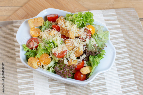  mixed salad with vegetables, cheese and fruits