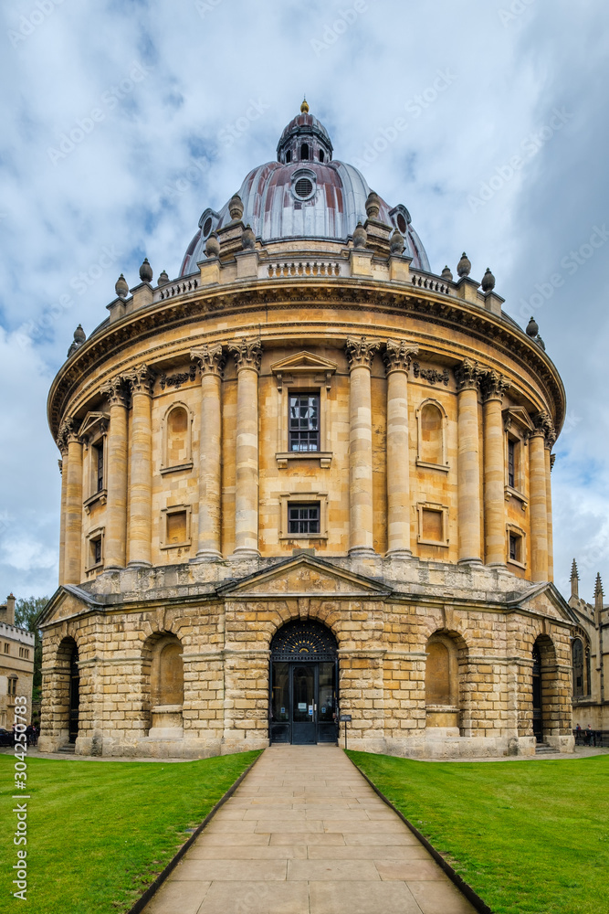 The Radcliffe Camera, a symbol of the University of Oxford