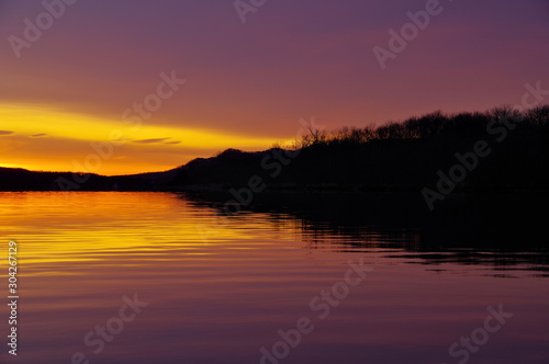 北海道の屈斜路湖、和琴半島の夜明け © Masa Tsuchiya