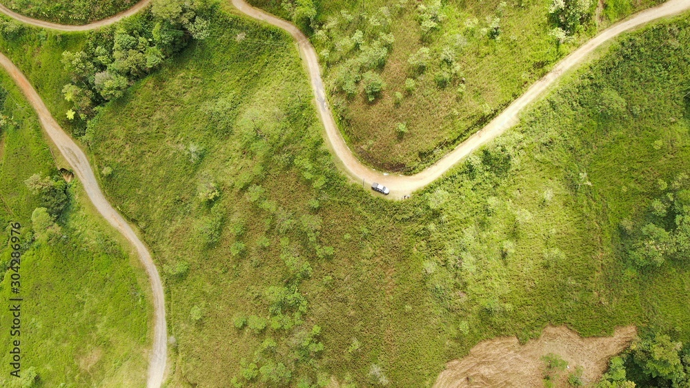 Vista aerea de camino rural en Costa Rica