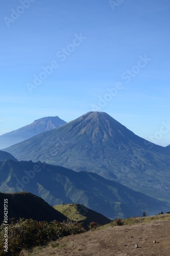 the volcano in new zealand © Fazdesign.id