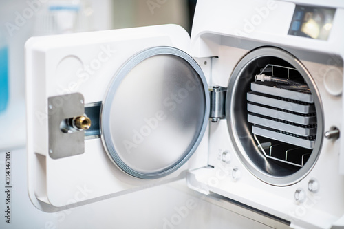 Fotografie Autoclave in Dentist Office