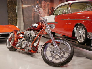 Tableau sur plexiglas Moto Moto orange custom flammes blanches moteur chromé  © Vladimir Kazachkov