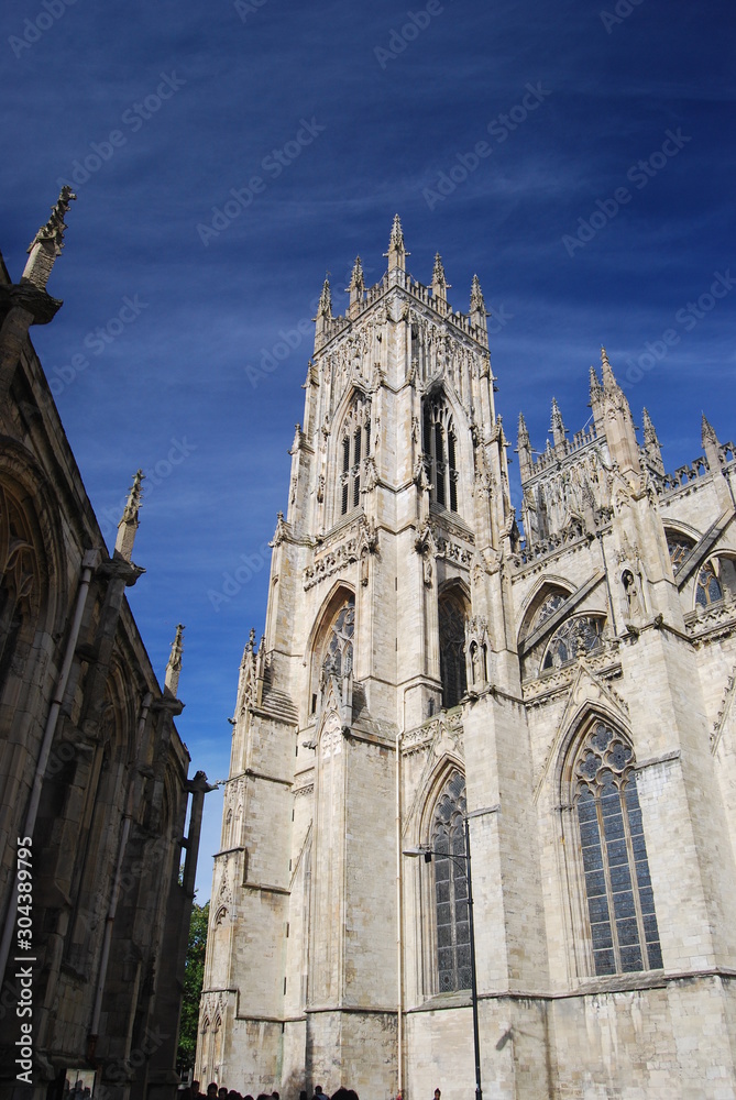 Obraz premium york minster against a blue sky