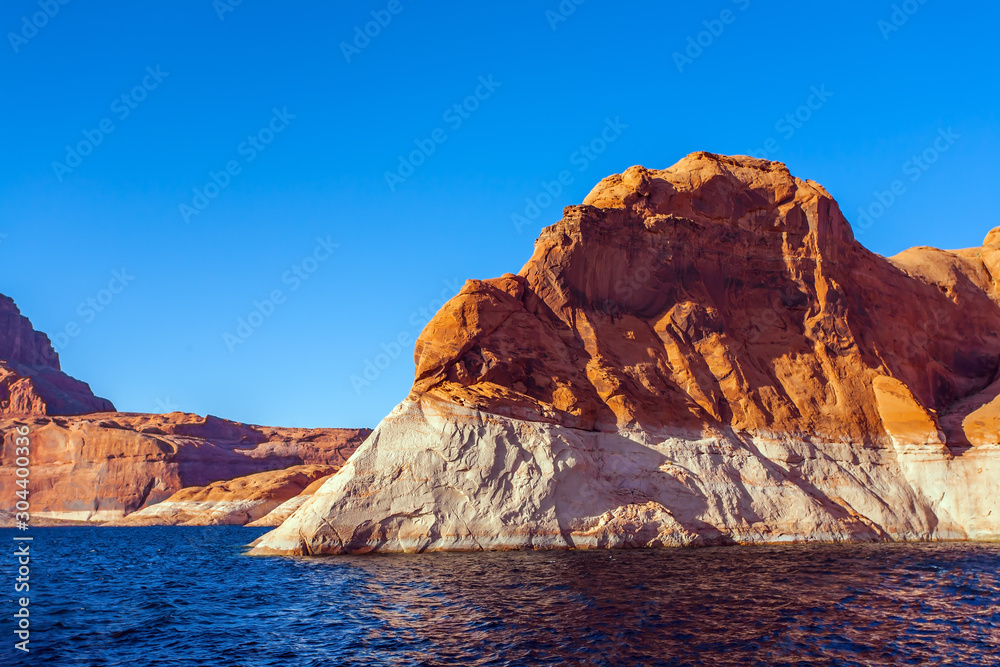 Grandiose sandstone cliffs