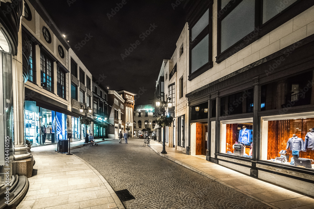 Luxury shops in Rodeo Drive at night Stock Photo