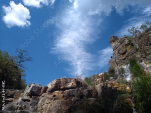 rocks and blue sky © Thiago