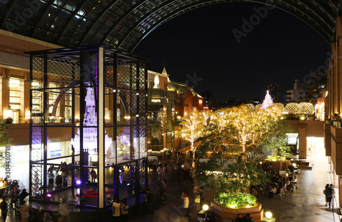【東京の夜景】恵比寿ガーデンプレイスのイルミネーション © yu_photo
